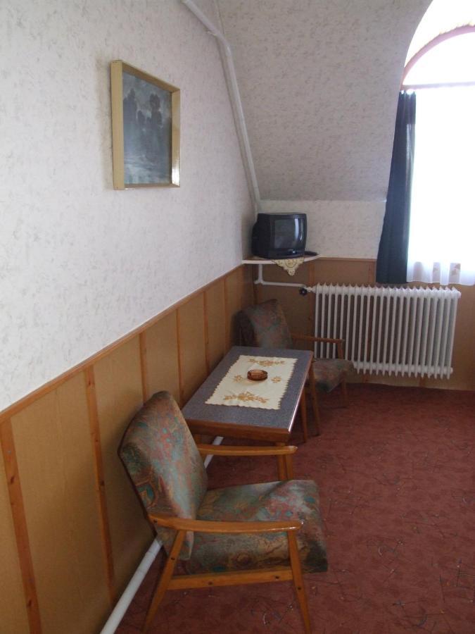 Revesz Vendeghaz Hotel Harkány Room photo
