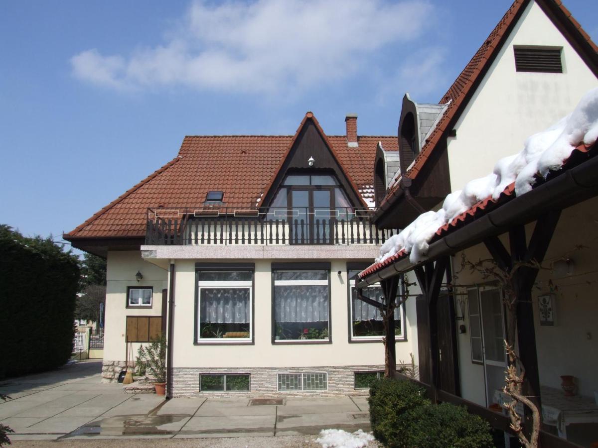 Revesz Vendeghaz Hotel Harkány Exterior photo