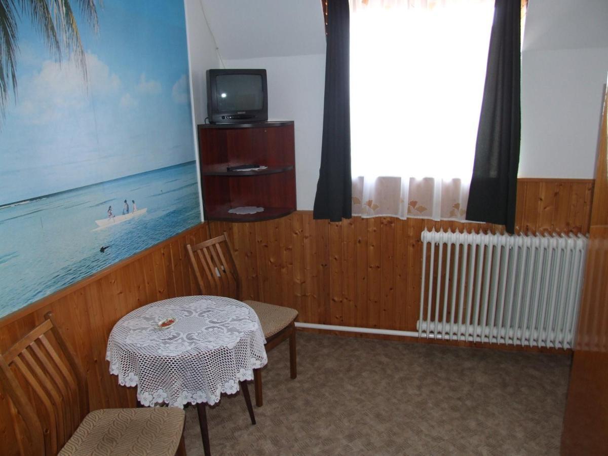 Revesz Vendeghaz Hotel Harkány Exterior photo