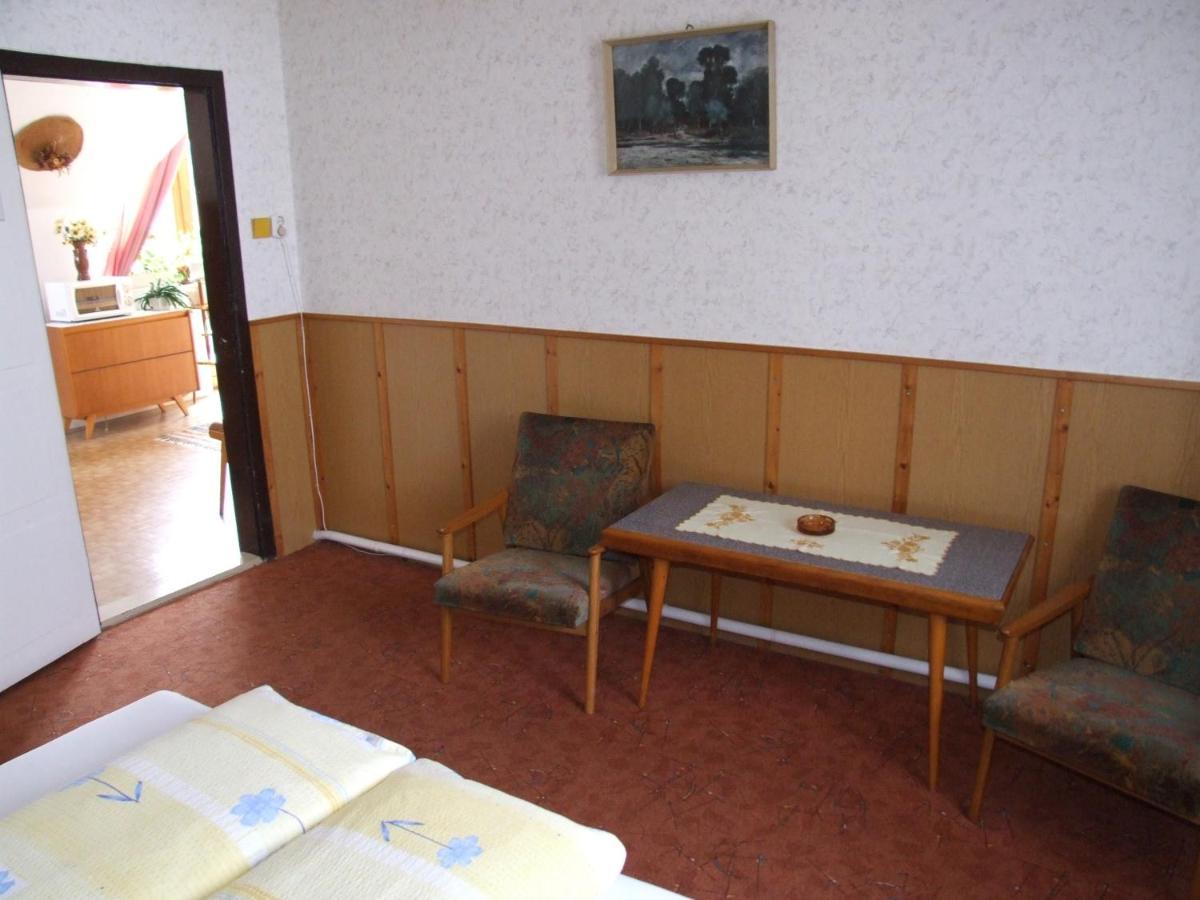 Revesz Vendeghaz Hotel Harkány Room photo