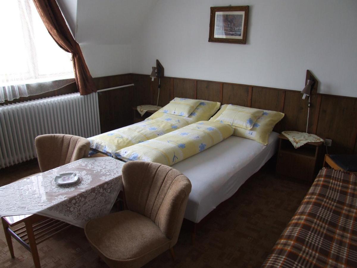 Revesz Vendeghaz Hotel Harkány Room photo