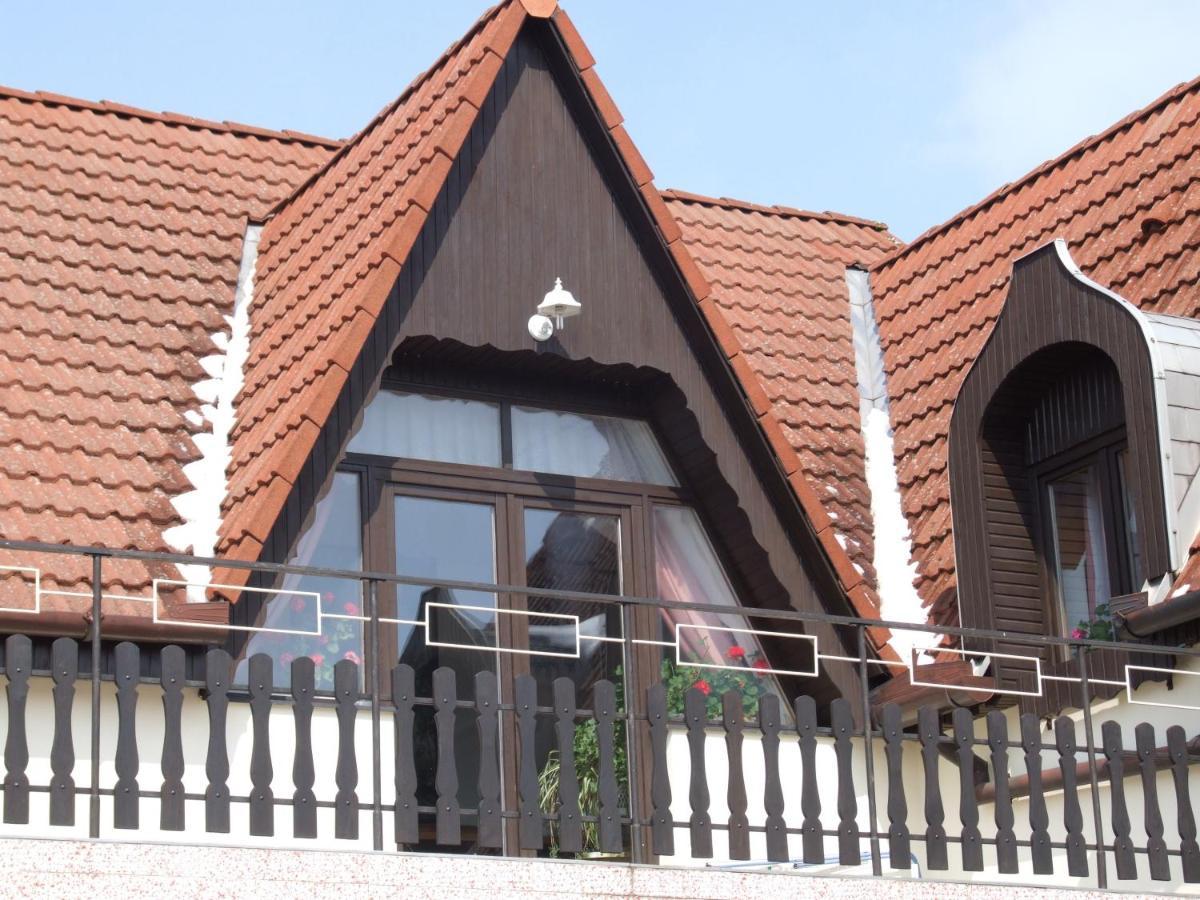 Revesz Vendeghaz Hotel Harkány Exterior photo