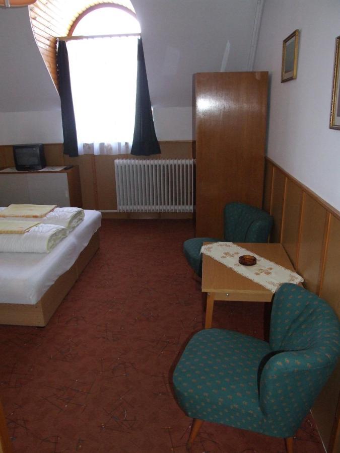 Revesz Vendeghaz Hotel Harkány Exterior photo