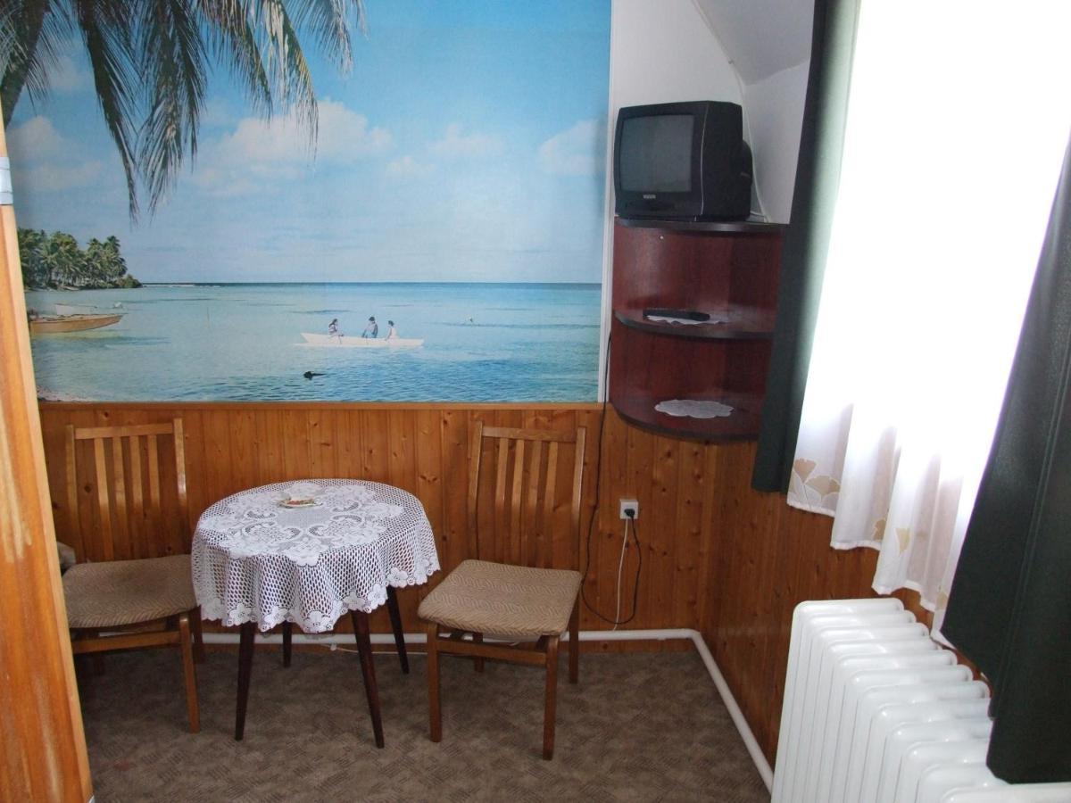 Revesz Vendeghaz Hotel Harkány Room photo