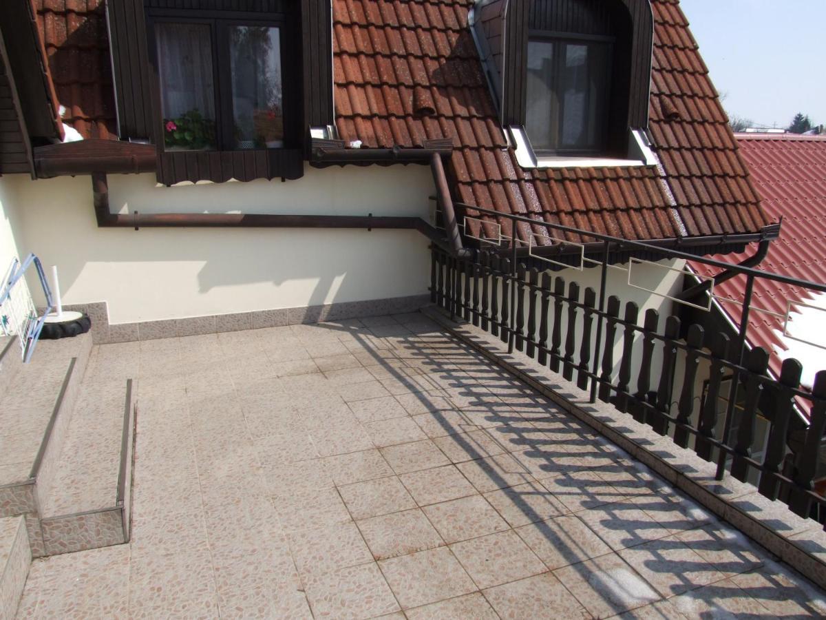 Revesz Vendeghaz Hotel Harkány Exterior photo