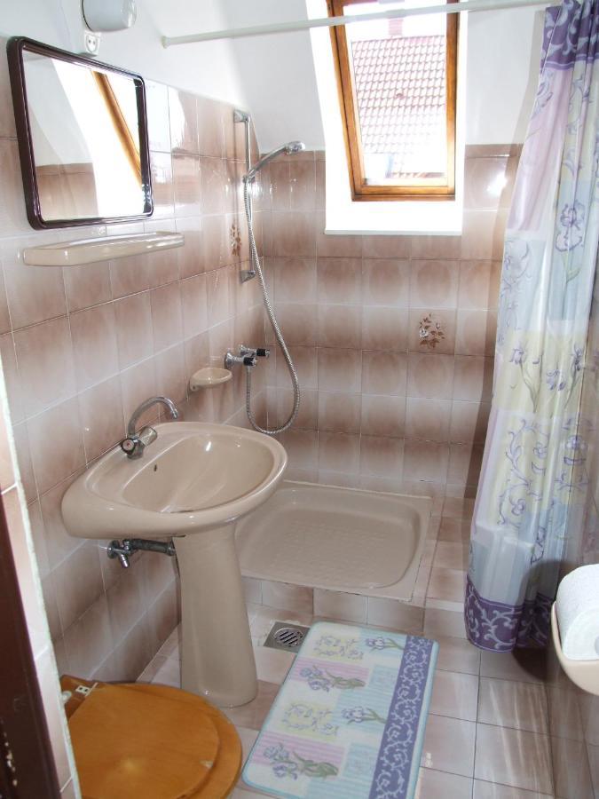 Revesz Vendeghaz Hotel Harkány Room photo